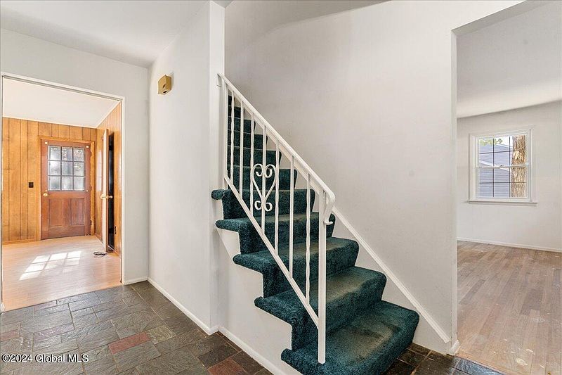 4th image of 6 Carlton Terrace
