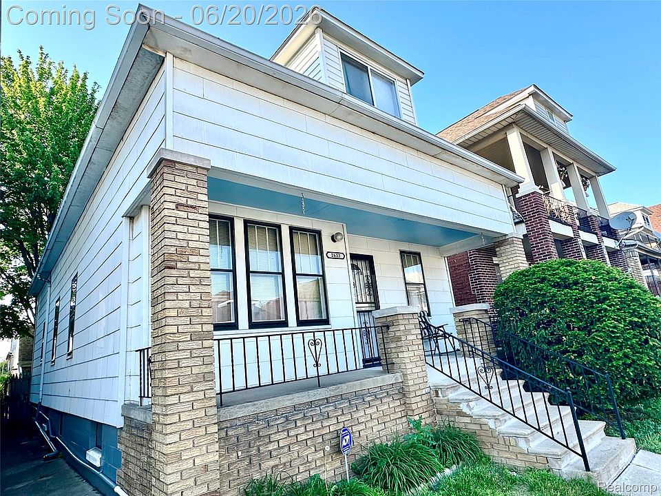 1st image of 2633 Commor St