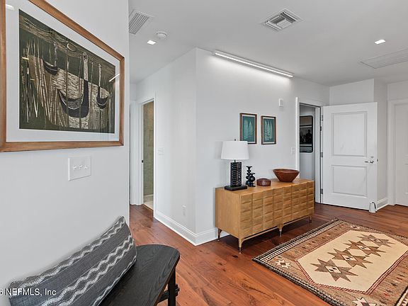4th image of 1431 RIVERPLACE Boulevard #1410