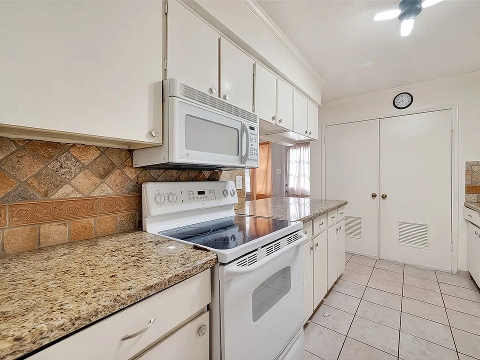 1st image of 3834 Willow Spring Ln