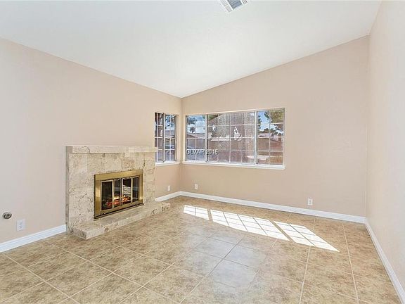 3rd image of 4412 Live Oak Dr