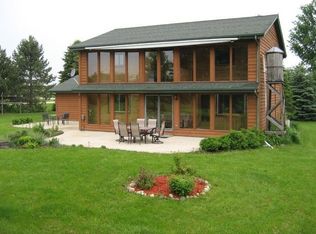 S67W23835 Skyline Ave, Waukesha, WI 53189