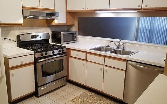 2nd image of 799 N Shady Oaks Dr