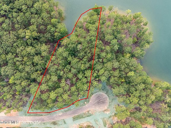 3rd image of 77 Rampart Ct