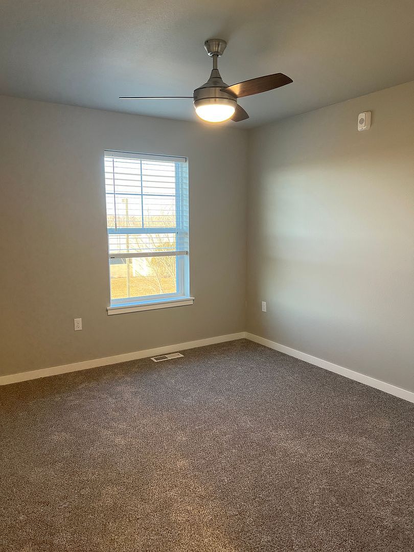 5261 N River Blvd NE #9, Cedar Rapids, IA 52411 | Zillow