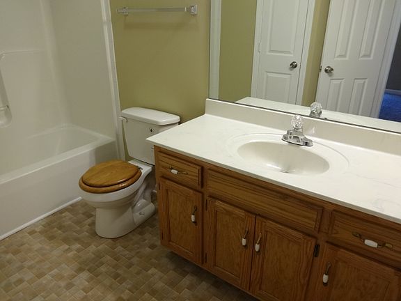 5th image of 3875 Benjamin Dr