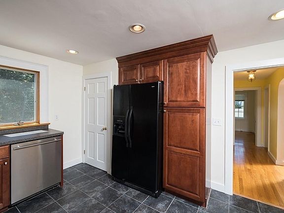 4th image of 14 Harrison Ave