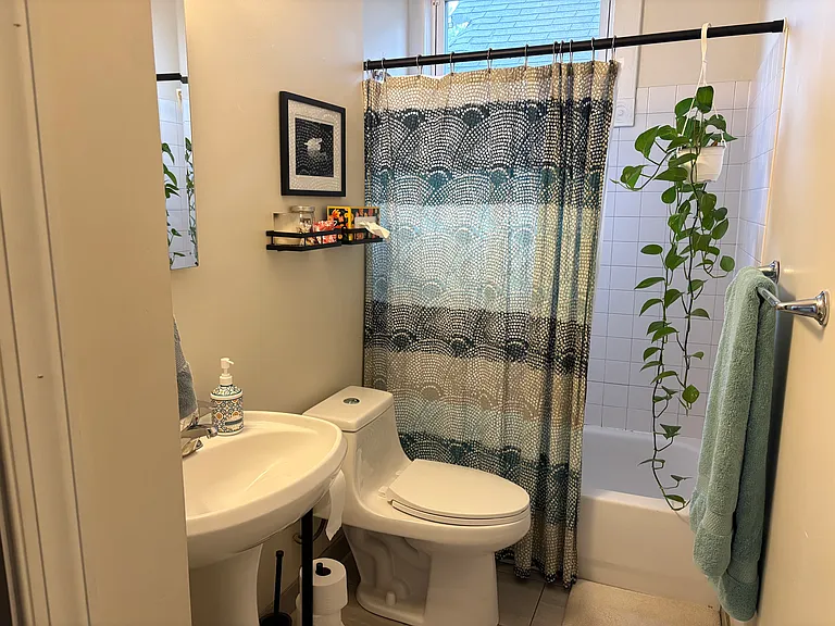 2085 Columbus Rd #4 — Photo 8