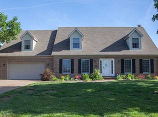8088 Kingston Dr, Newburgh, IN 47630