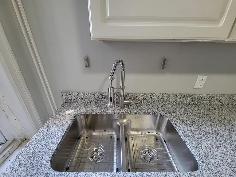 711 S 51st St #1 — Photo 4