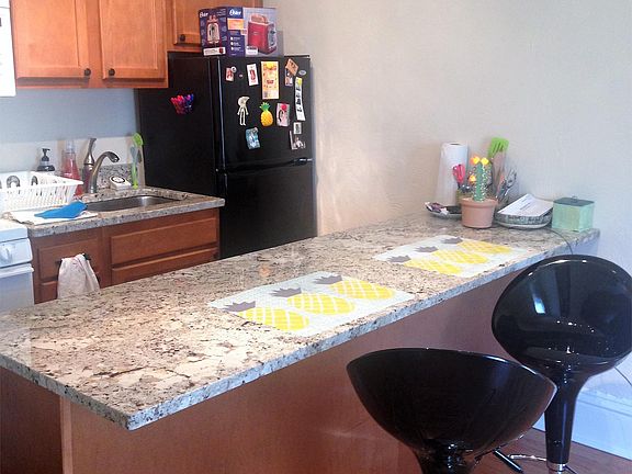 2nd image of 5425 Baywood St #6