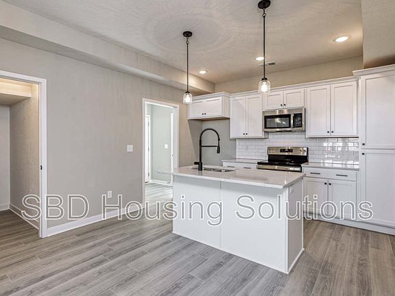 3rd image of 27301 E Oak View Dr