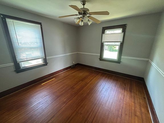 3rd image of 675 E Penning Ave