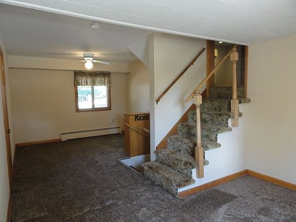 5th image of 512 N Arminda Ave