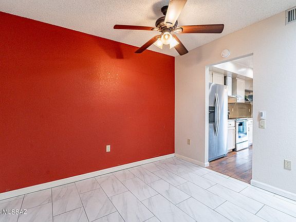 4th image of 195 N Calle Del Lago
