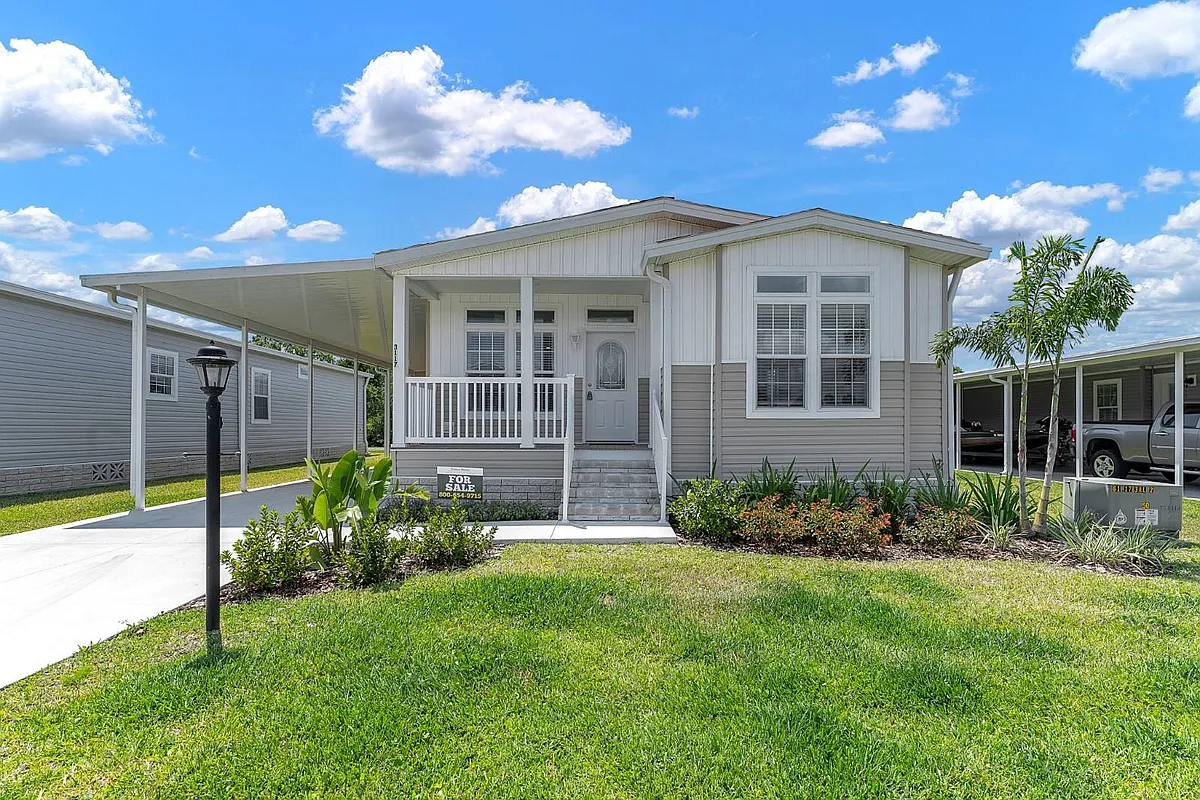 Building Photo - 3117 Walden Shores Loop #221