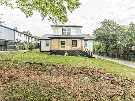2nd image of 1081 Clay Ave