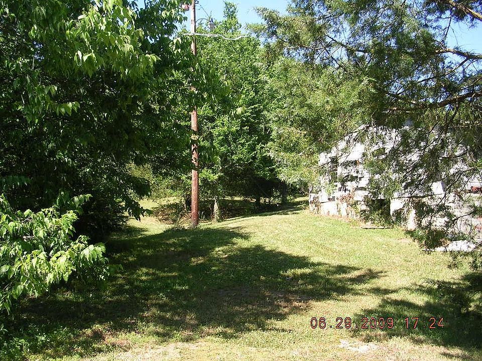 2nd image of 800 Sleepy Hollow Ln