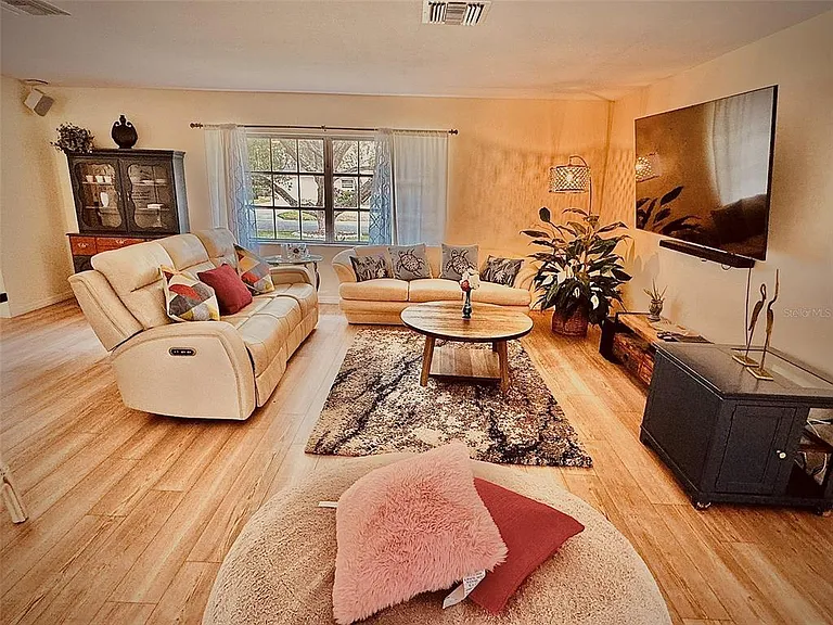 764 Forest Glen Rd — Photo 14