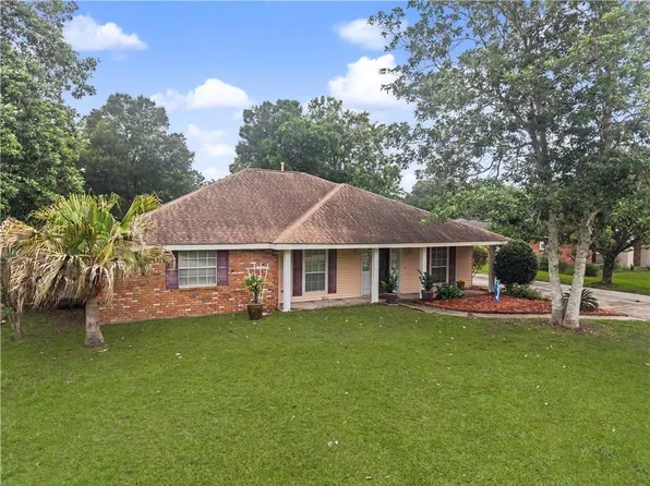 202 Governors Ct, Mandeville, LA 70448