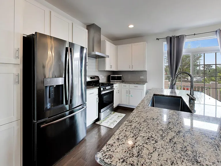300 Capulina Ct — Photo 6