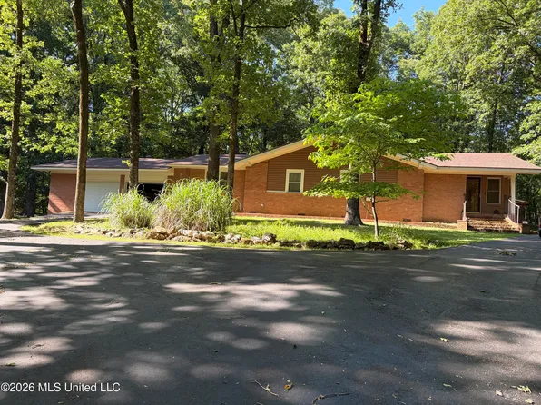 870 Green Acres Dr, Hernando, MS 38632