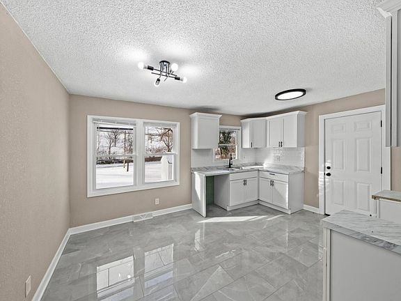 5th image of 4944 Chestnut Ave