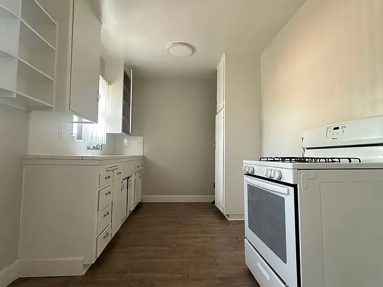 116 S Orange Ave — Photo 9