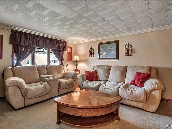 4th image of 237 Curtiss St