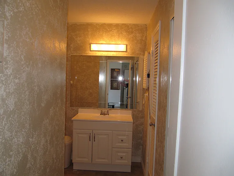 226 Georgetown Dr #F — Photo 9