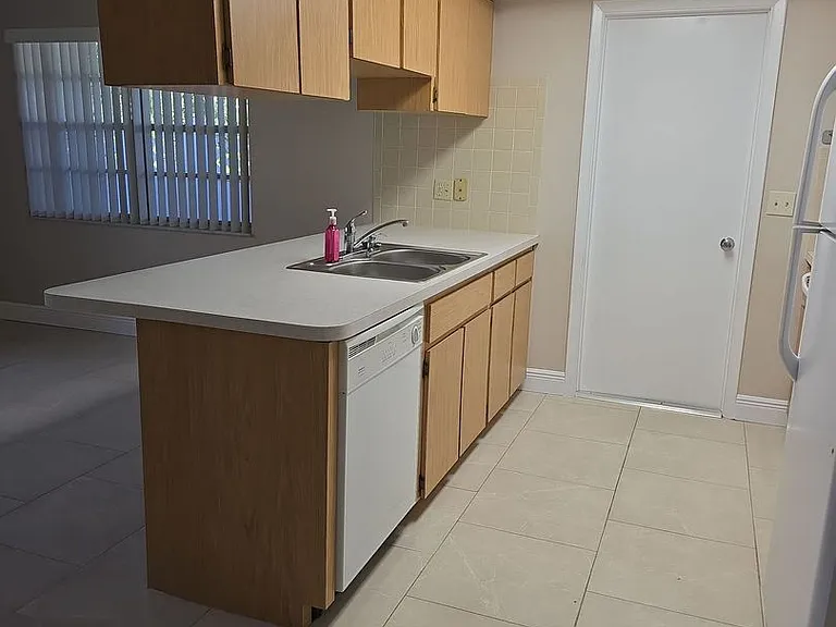 7251 McGinnes Ct — Photo 10