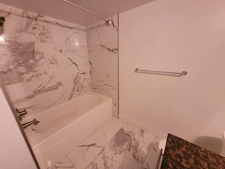 537 4th Ave N #105 — Photo 9