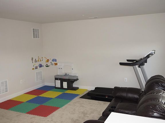 4th image of 22507 Sweetspire Dr