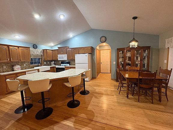 4th image of 380 Clendening Rd