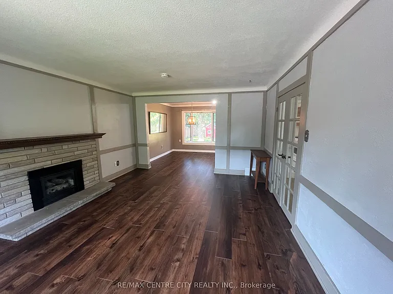 74 Brentwood Cres — Photo 9