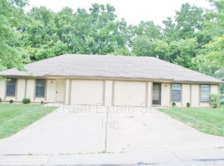 3251 NW Mill Dr, Blue Springs, MO 64015