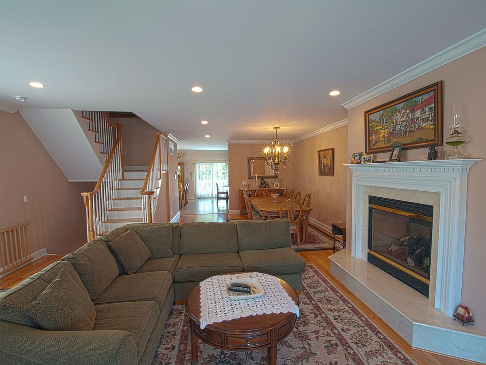 2nd image of 209 Ocean Park Ave