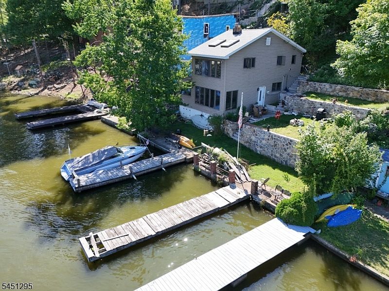 1st image of 151 Hudson Ave