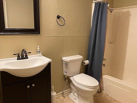 3rd image of 3802 Noble Dr