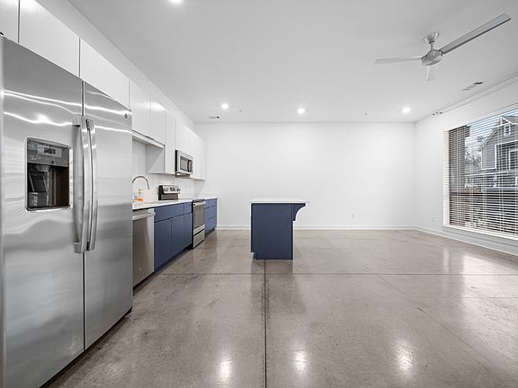5th image of 415 Merritt Ave
