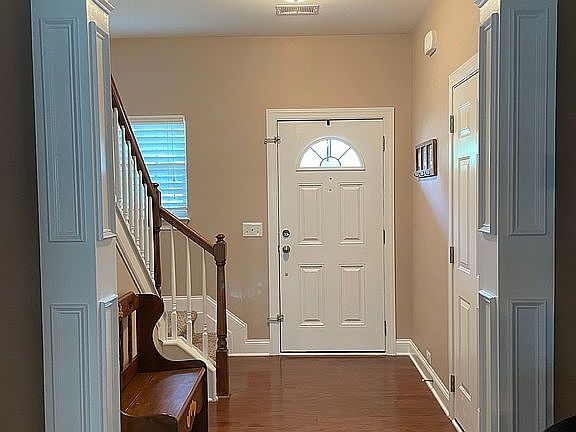 5th image of 100 Romsey Cir