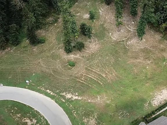 2nd image of 1 Parkside Pl NE Lot 1