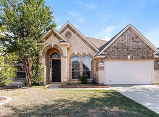 240 Cedar Crest Dr, Justin, TX 76247