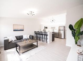 602 E Stoughton St, Champaign, IL 61820