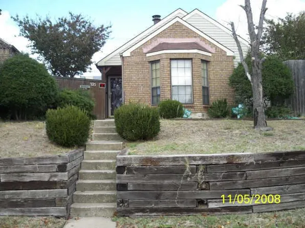 225 Teakwood Ln, Lewisville, TX 75067