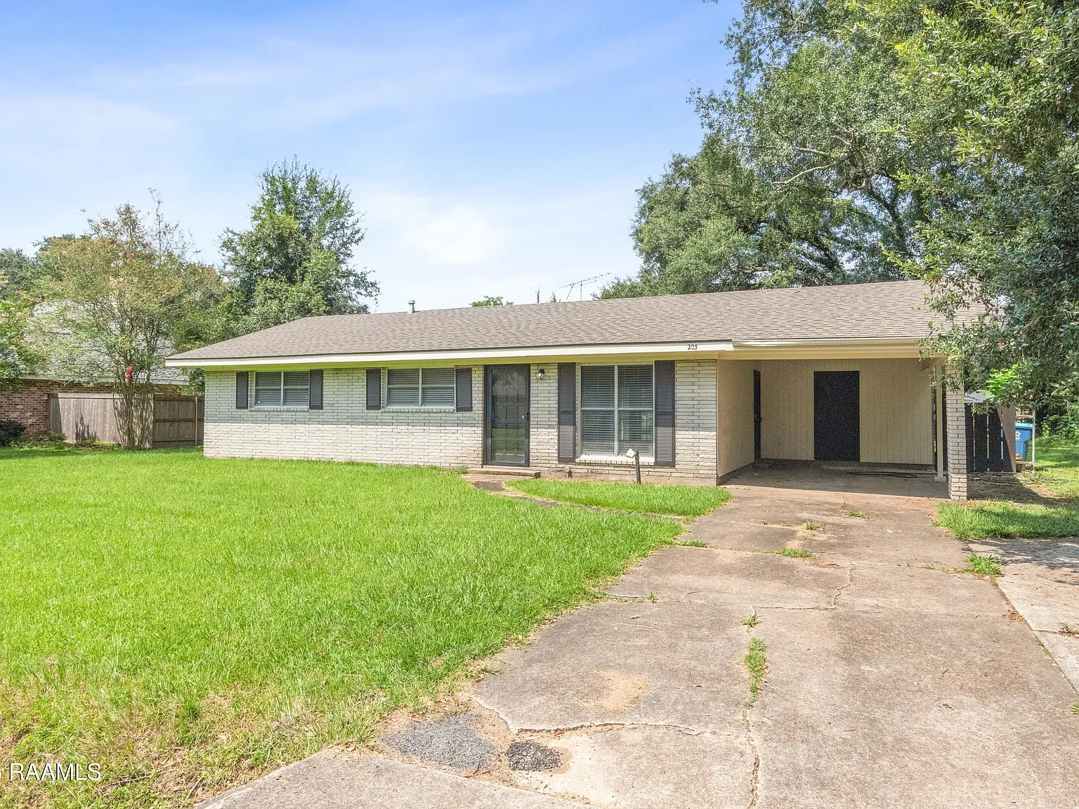 3 bed, 1.5 bath, 1167 sqft, $1,600 — Photo 2