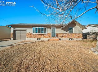 521 Clearview Dr, Fountain, CO 80817