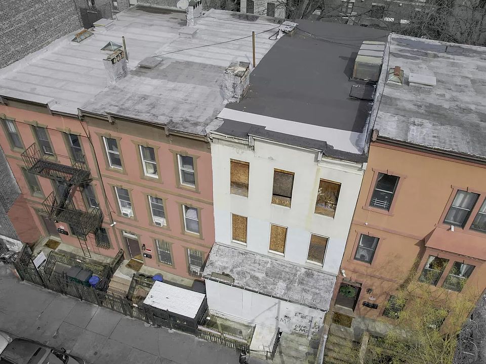 2nd image of 517 W 158th St #2