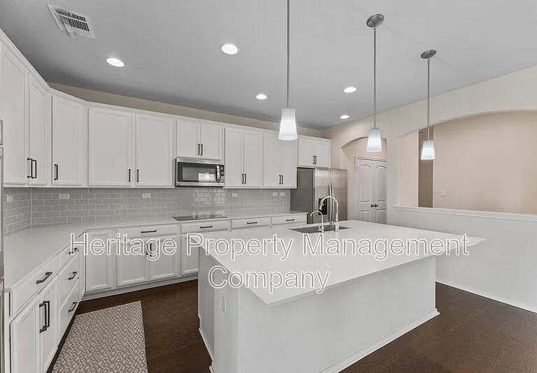 942 Blue Violet — Photo 32