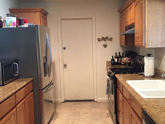3rd image of 447 Jullien Dr